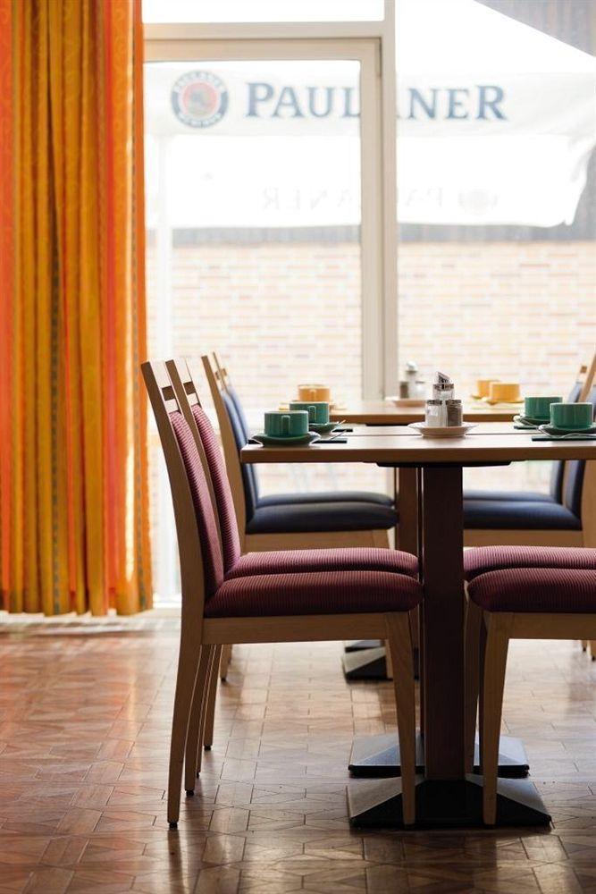 Ana Living Munich By Arthotel Ana المطعم الصورة